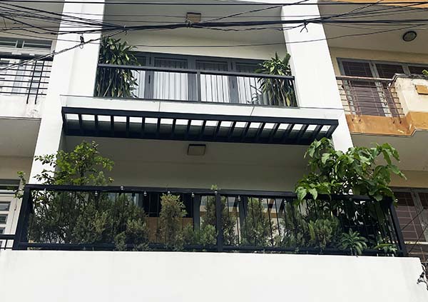 Mẫu lan can sắt hiện đại đơn giản